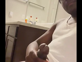 HUGE CUMSHOT WHILE SHITTING